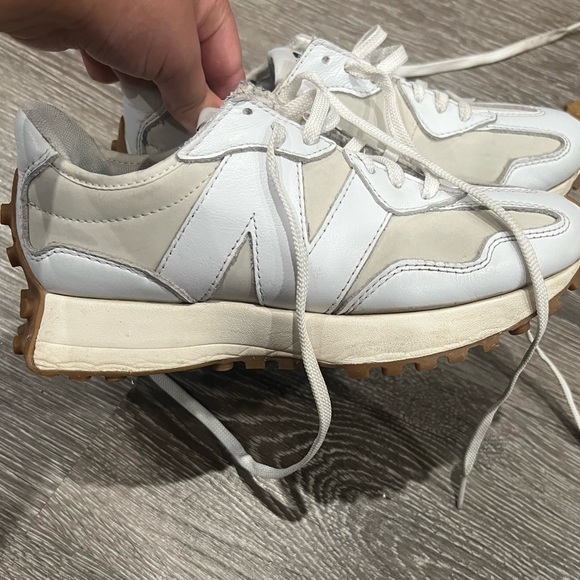 New Balance Women's 327 ‘Moonbeam Gum’ Classic Trainer Sneakers, 5.5 Medium US - Picture 4 of 8